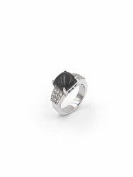 Rhodium-Silberring mit weißen Zirkonen und schwarzem Kristall