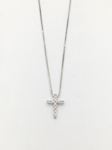 Kreuz mit Kette aus Weißgold und Diamanten