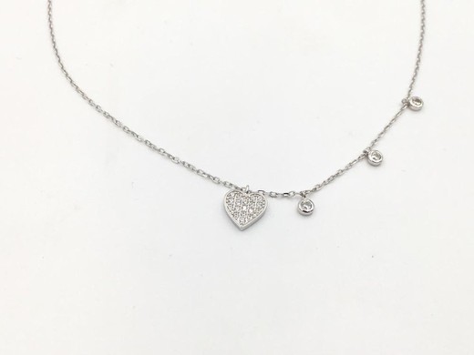 Collier en argent avec coeur et zircons.