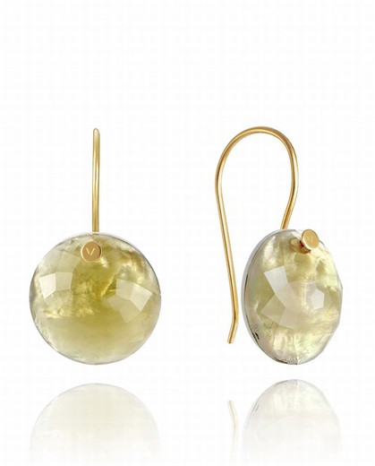 Pendientes de plata bañados en oro con piedra color verde