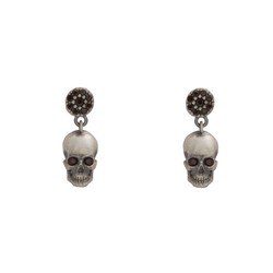 Pendientes largos de calavera con espinela negra.