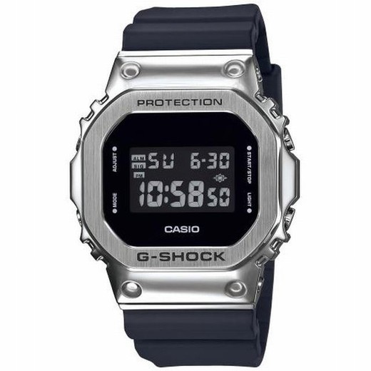 Reloj de hombre Casio cuadrado con correa negra y pantalla negra