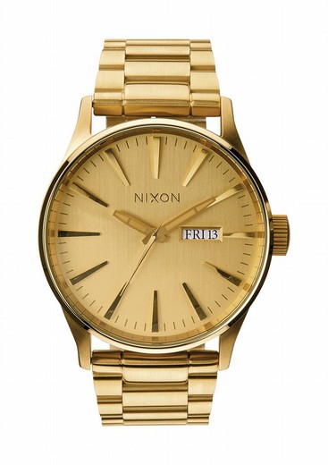 Reloj de hombre en acero Ip dorado