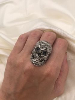 Körniger Raive Totenkopfring