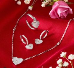 Anillo de plata de ley rodiado con corazón colgante