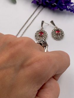 Anillo Elegant de plata de ley Circle Garnet