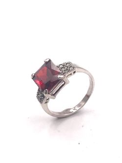 Anillo Elegant de plata de ley Square Red