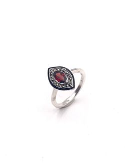 Anillo Elegant de plata de ley Suttle Garnet