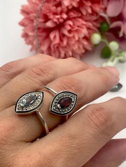 Anillo Elegant de plata de ley Suttle Garnet