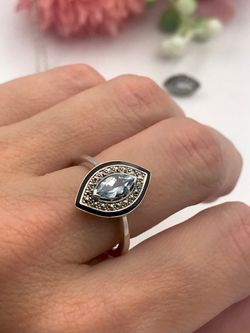 Anillo Elegant de plata de ley Suttle Topaz