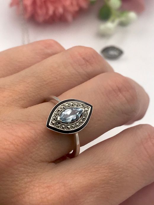 Anillo Elegant de plata de ley Suttle Topaz