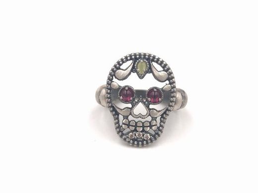 Raive Totenkopf Laubsägering