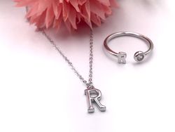 Rhodinierte Silberringe mit Buchstaben