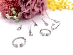 Rhodinierte Silberringe mit Buchstaben