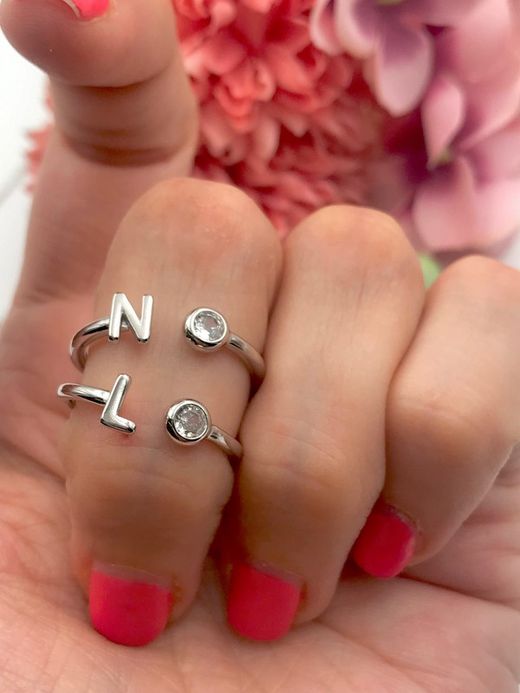 Rhodinierte Silberringe mit Buchstaben