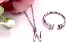 Rhodinierte Silberringe mit Buchstaben