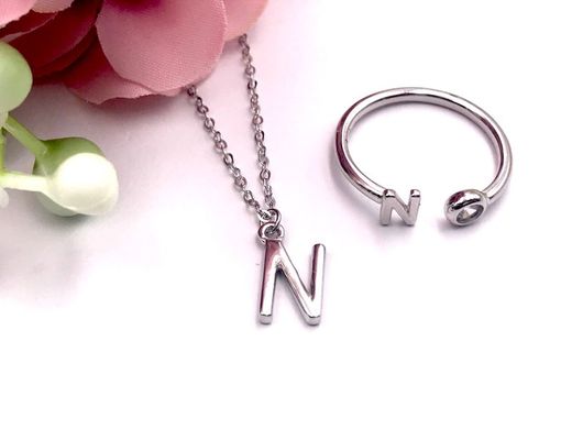 Rhodinierte Silberringe mit Buchstaben