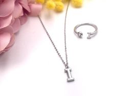 Rhodinierte Silberringe mit Buchstaben