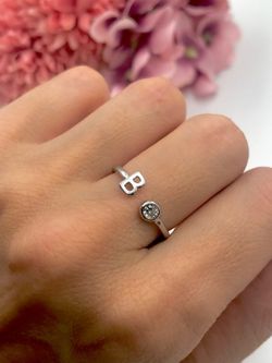 Rhodinierte Silberringe mit Buchstaben