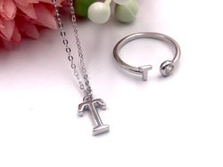 Rhodinierte Silberringe mit Buchstaben