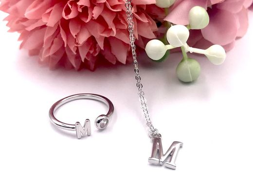 Rhodinierte Silberringe mit Buchstaben