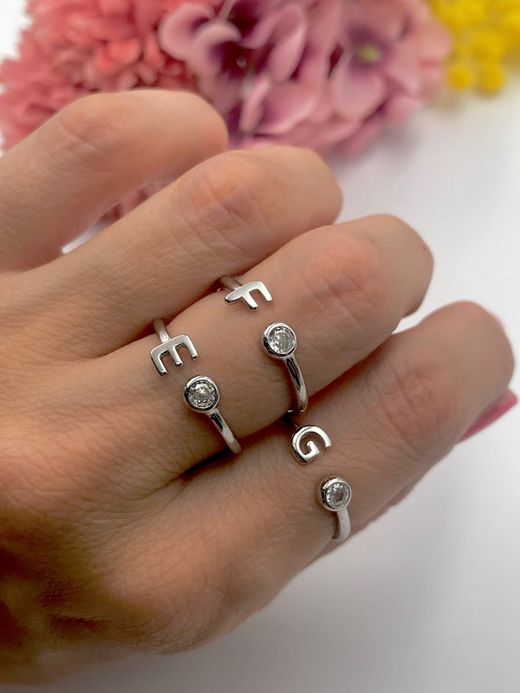 Rhodinierte Silberringe mit Buchstaben