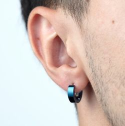 Lotusreifen aus blau ip-nuanciertem Stahl