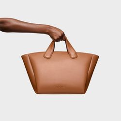 Großer Korb Tous Bloom in Kamelfarbe