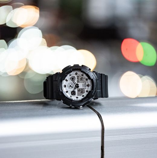 Casio G-Shock de hombre antimagnético GA-100 en color negro y esfera blanca