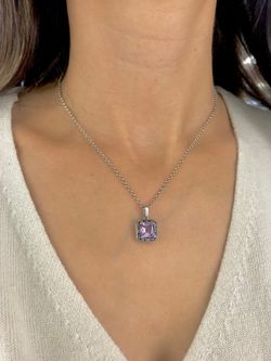 Quadratischer Anhänger aus Sterlingsilber und natürlichem Amethyst