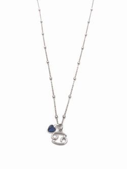 Colgante de plata con signo zodiacal Cáncer y corazón azul marino