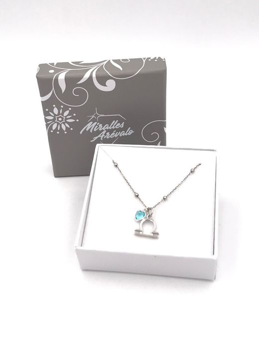 Colgante de plata con signo zodiacal Cáncer y corazón azul marino