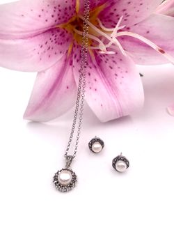 Colgante Elegant de plata de ley Pearls