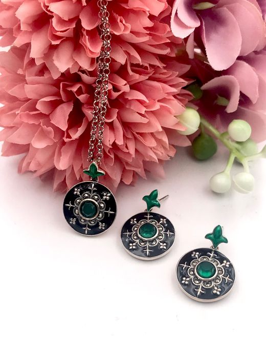 Colgante Elegant de plata de ley Rosette