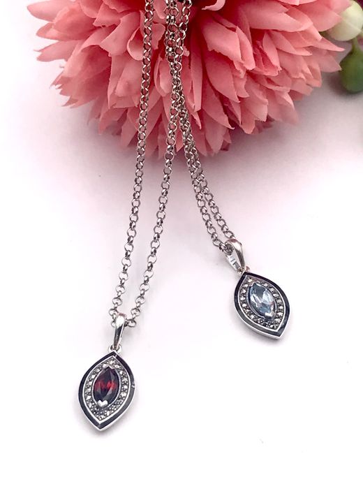 Colgante Elegant de plata de ley Suttle Topaz