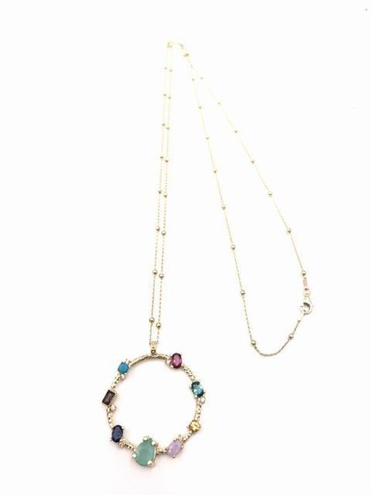 Latyca-Anhänger aus Gold mit langer Spitze