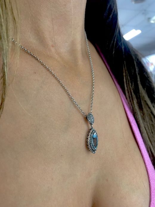 Ovaler Anhänger aus Sterlingsilber und Topas