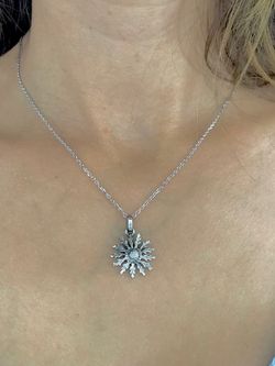 Kleiner Eguzkilore-Anhänger aus Sterlingsilber