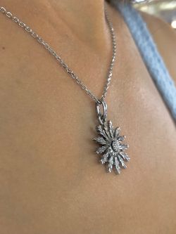 Kleiner Eguzkilore-Anhänger aus Sterlingsilber