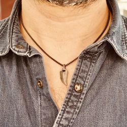 Viceroy-Anhänger in Form einer gealterten Spitze