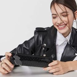 Tous schwarzes Lacklederetui