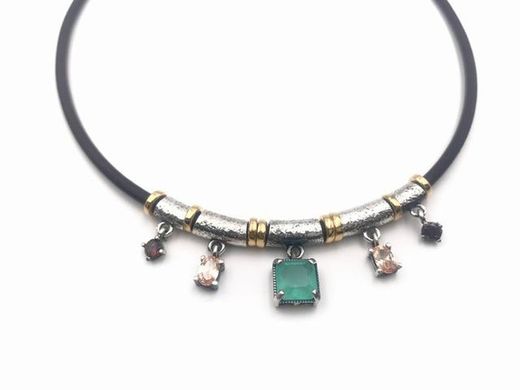 Top Island-Halsband