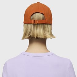 Tous Orange Metall-Logokappe