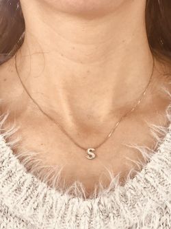 Initialen aus 18 Karat Weißgold mit Brillanten