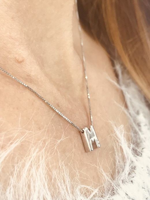 Initialen aus 18 Karat Weißgold mit Brillanten