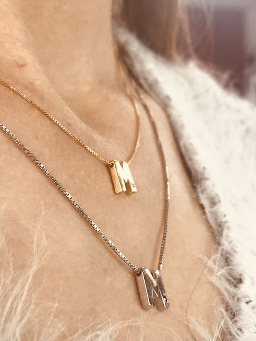 Initialen aus 18 Karat Gold mit Brillant