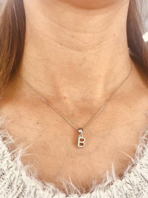 Iniciales de plata rodiada con circonitas engastadas