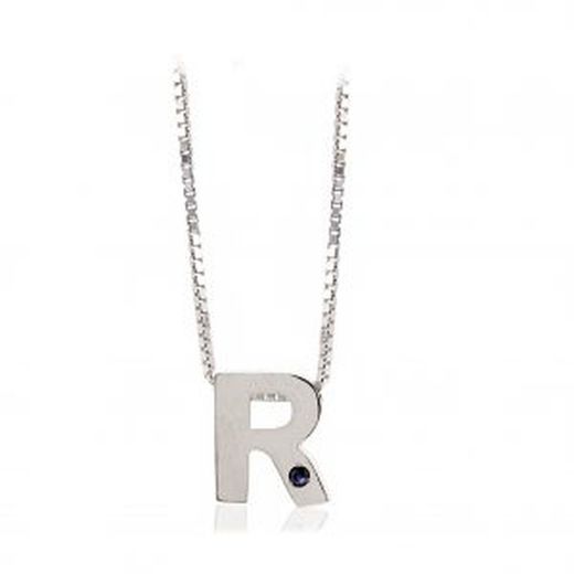 Iniciais em prata ródio cravejadas com safira