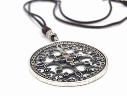 Medallon Top Silver de plata con circonitas brown y cava con seda ajustable