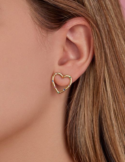 Vergoldeter Silberohrring in Form eines Herzens mit farbigen Zirkonen